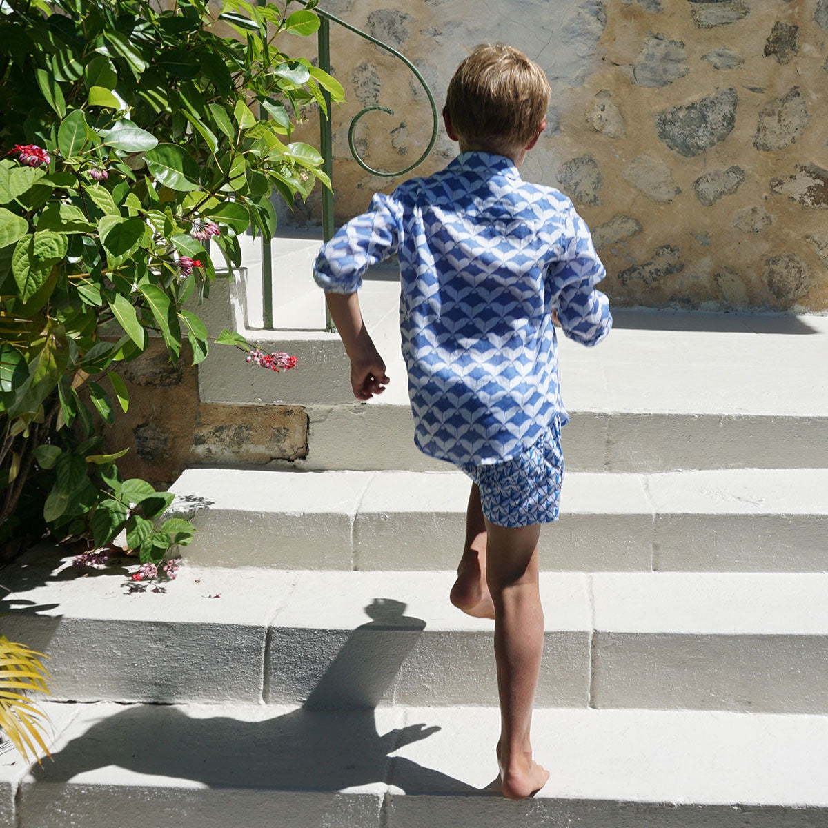 Childrens Linen Shirt: MANTA RAY NAVY Mustique life